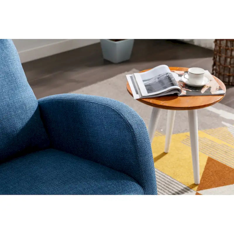 Fauteuil à bascule rembourré Blue 27 avec pieds en bois et pochette latérale pratique